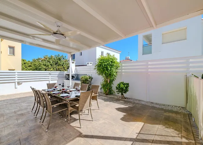 Villa Ayia Triada Gardens *